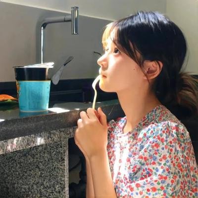 粉红色和铲子